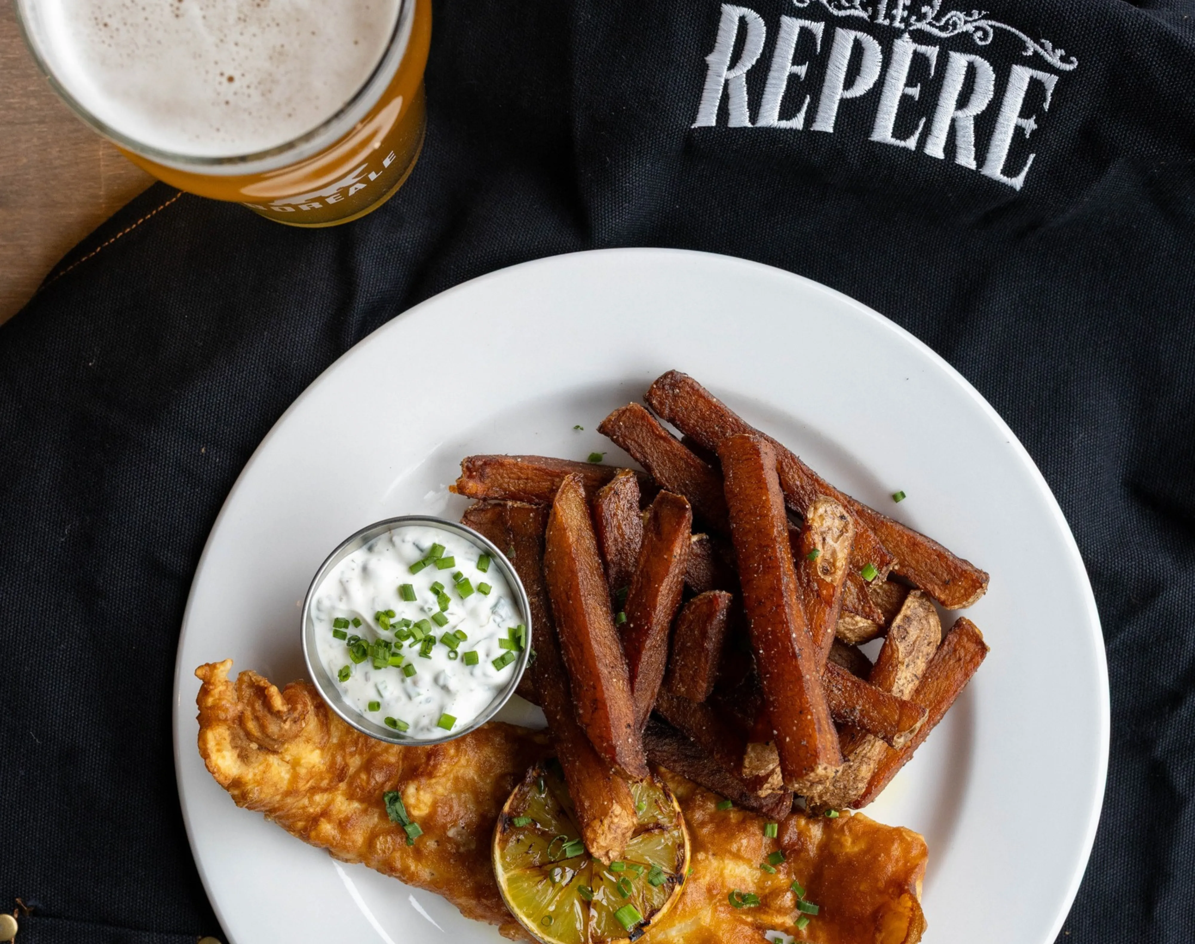 Restarant Le Repere fish and chips plat assiette