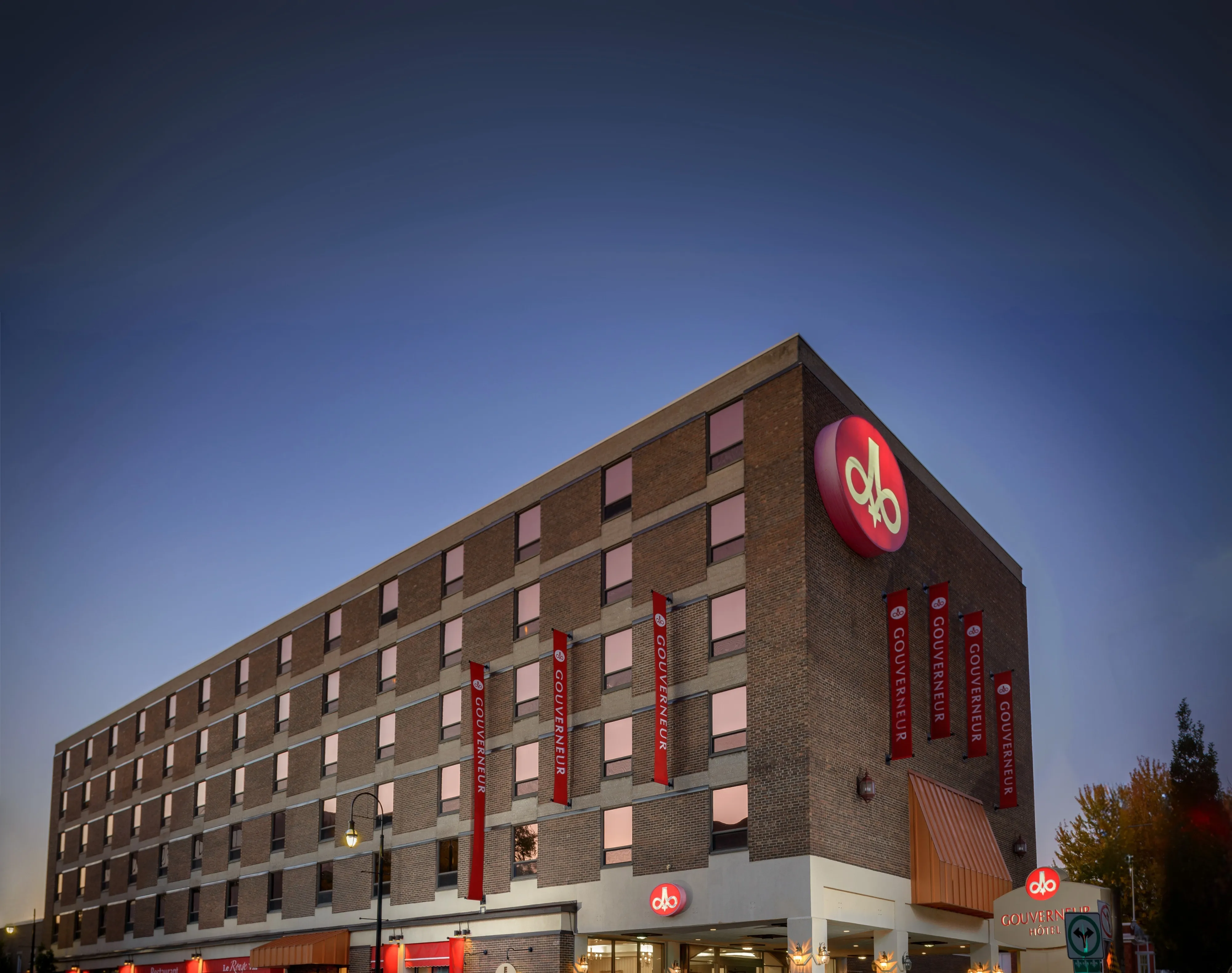 Hotels Gouverneur Trois Rivieres Exterior Night
